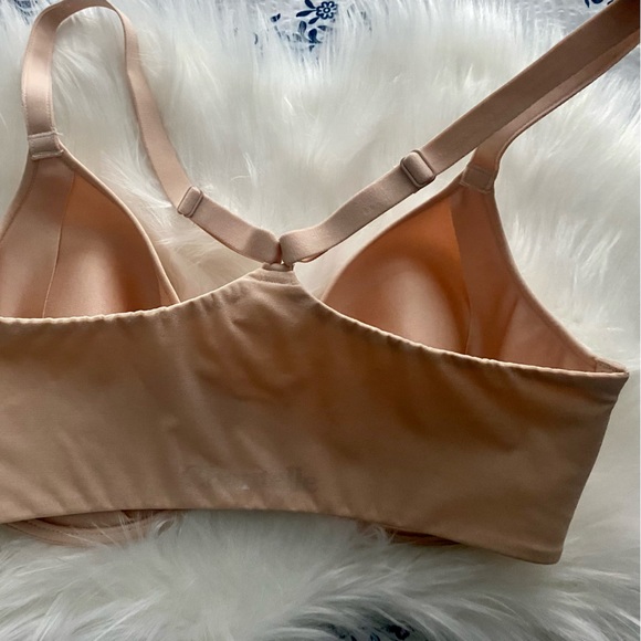 New Chantelle bra with tags - Picture 2 of 3